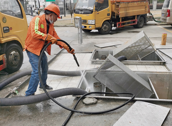 九湖镇隔油池清理